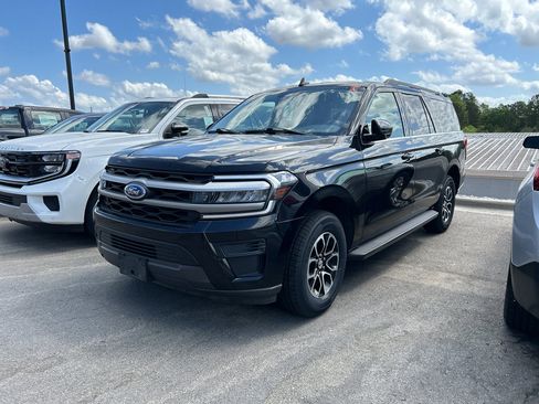 Used 2024 Ford Expedition Max XLT image 1