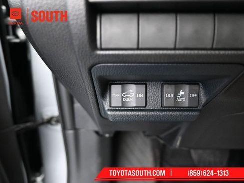 Used 2025 Toyota Tacoma Limited image 22