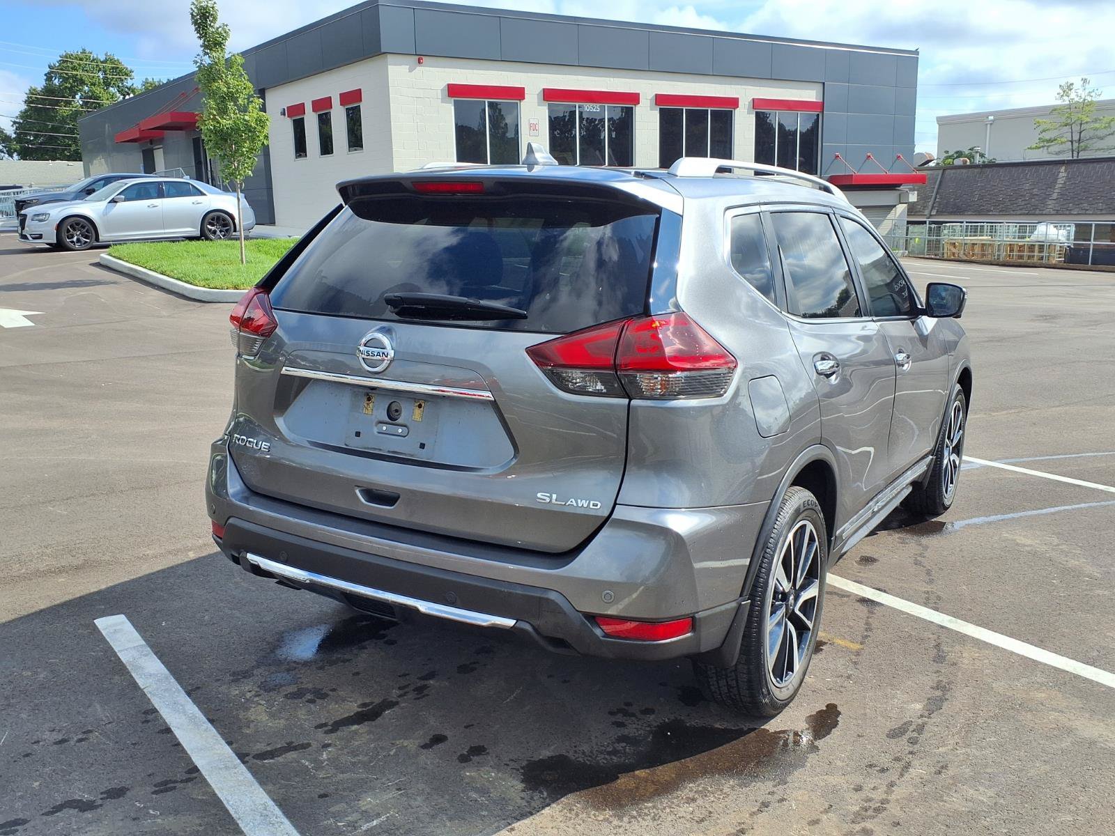 Used 2019 Nissan Rogue SL w/ Premium Package AWD/4WD image 4