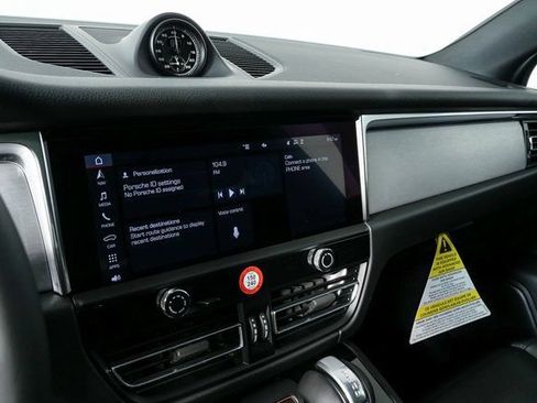 Certified 2026 Porsche Macan AWD/4WD image 13