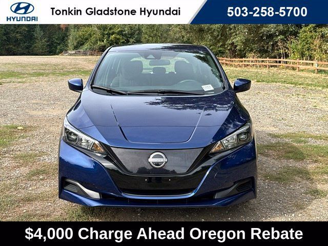 Used 2025 Nissan Leaf S FWD image 3