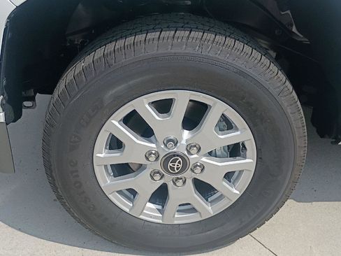 Used 2026 Toyota Tacoma SR5 AWD/4WD image 24