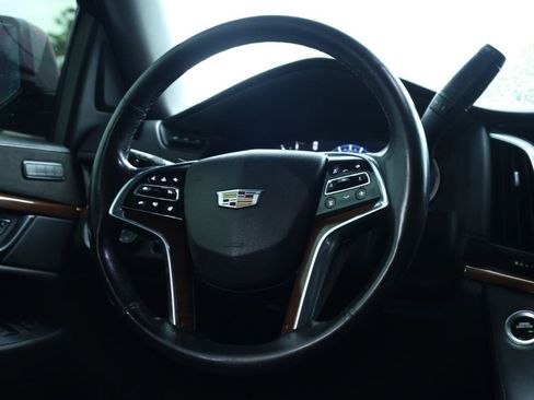 Used 2019 Cadillac Escalade ESV Luxury RWD image 7