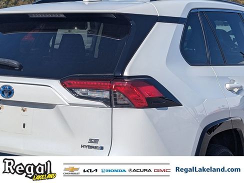 Used 2022 Toyota RAV4 SE image 7