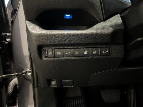Used 2023 Toyota RAV4 XSE AWD/4WD image 15