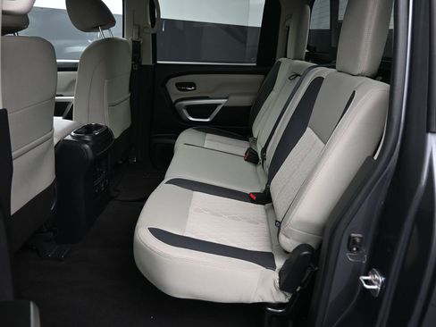 Used 2024 Nissan Titan SV w/ SV Convenience Package image 19