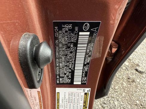 Used 2025 Lexus UX 300h AWD image 31