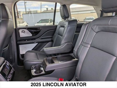 Used 2025 Lincoln Aviator Reserve w/ Equipment Group 201A AWD/4WD image 23