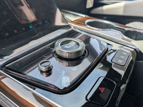 New 2026 Cadillac Escalade Platinum Sport AWD/4WD image 22