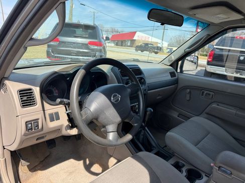Used 2003 Nissan Frontier XE image 10