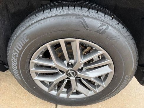 Used 2025 Nissan Rogue S FWD image 26