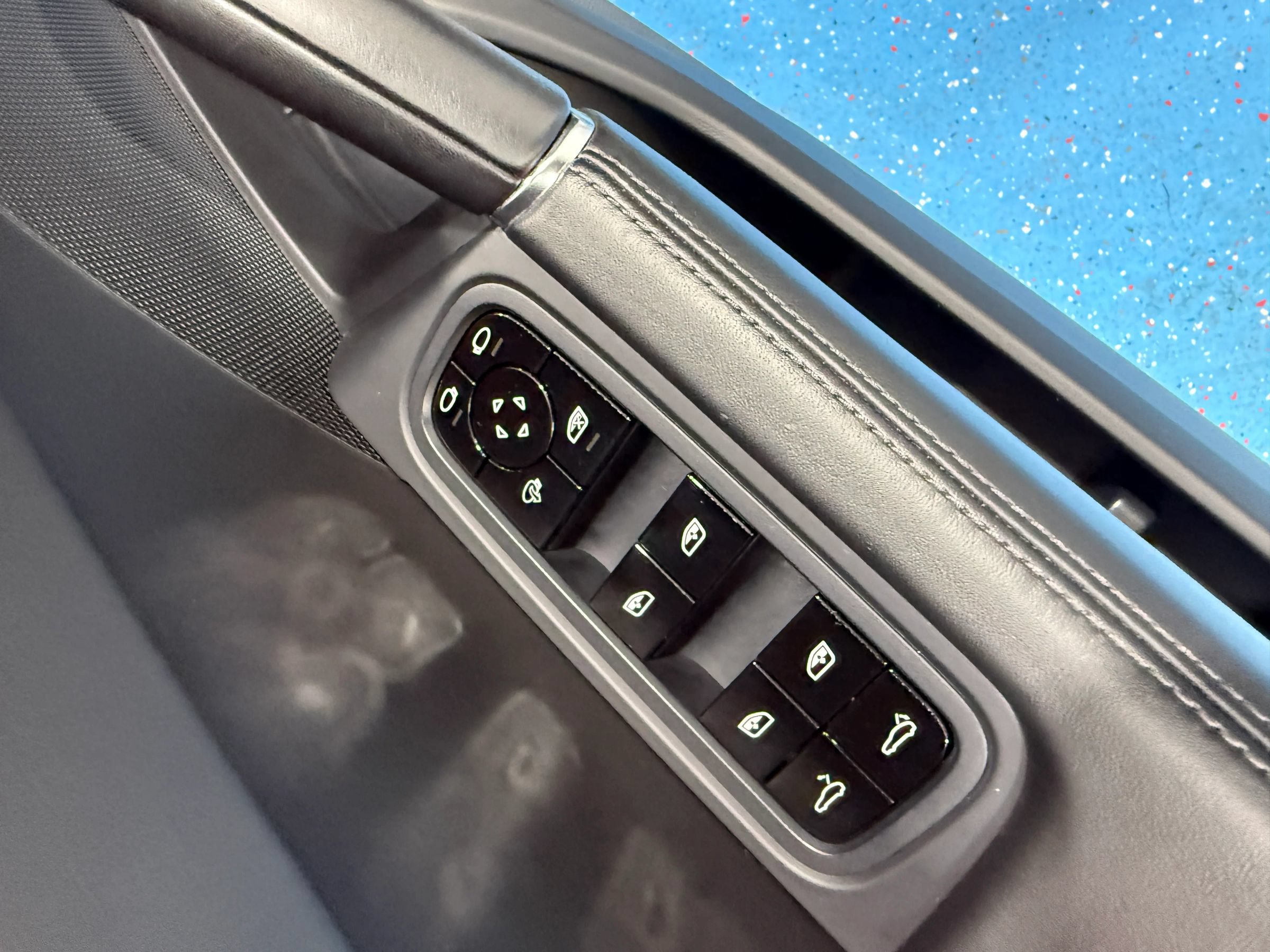 Used 2021 Porsche Cayenne GTS AWD/4WD image 39
