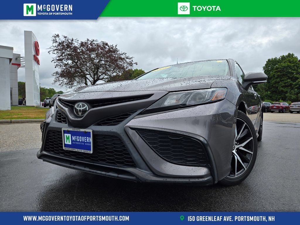 Used 2023 Toyota Camry SE FWD image 1