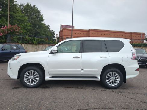 Used 2017 Lexus GX 460 Premium w/ Premium Package AWD/4WD image 6