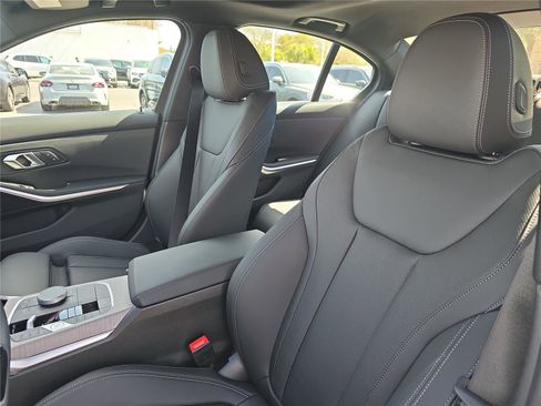 Used 2025 BMW 330i Sedan image 18