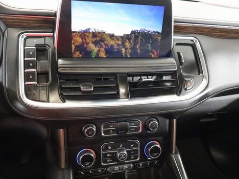 Used 2022 Chevrolet Suburban High Country w/ Premium Package image 15