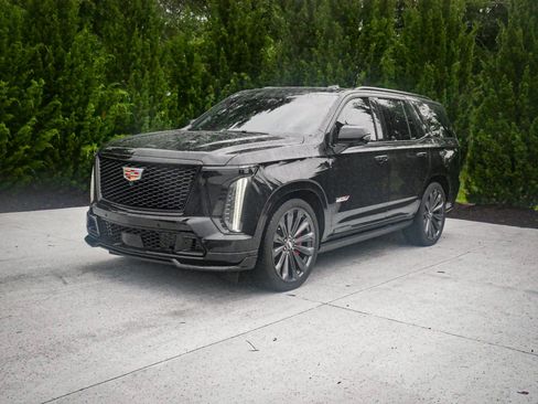 Used 2026 Cadillac Escalade V AWD/4WD image 5