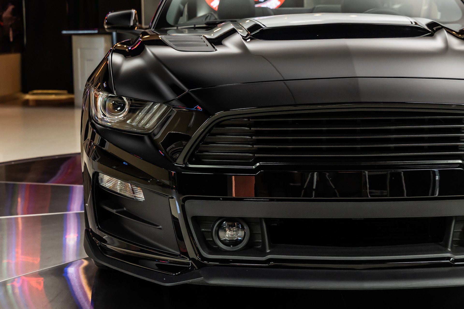 Used 2017 Ford Mustang GT Premium w/ Equipment Group 401A RWD image 21