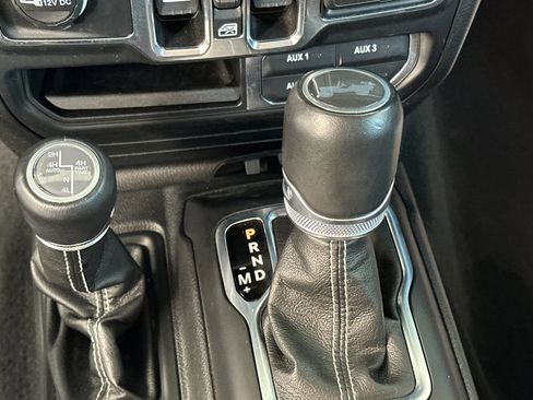 Used 2023 Jeep Wrangler Sahara image 22