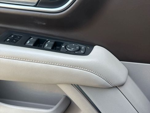 Used 2021 Chevrolet Tahoe Z71 image 18