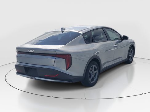 Used 2025 Kia K4 FWD image 7