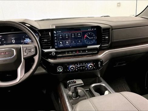 Used 2024 GMC Sierra 1500 Elevation AWD/4WD image 7