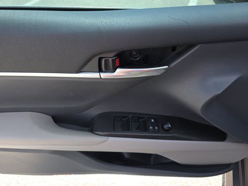 Used 2023 Toyota Camry LE FWD image 10