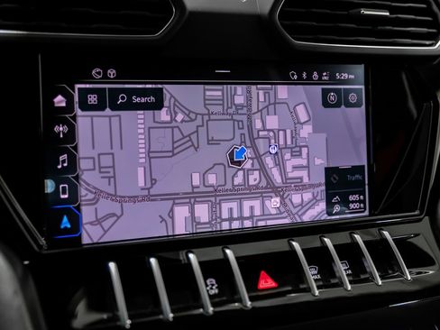 Used 2022 Lamborghini Urus image 19