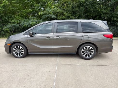 Used 2021 Honda Odyssey EX-L image 2