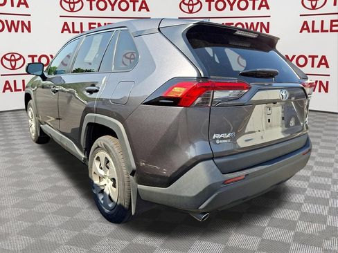 Used 2023 Toyota RAV4 LE AWD/4WD image 4