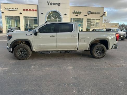 Used 2024 GMC Sierra 1500 SLE w/ Preferred Package image 7