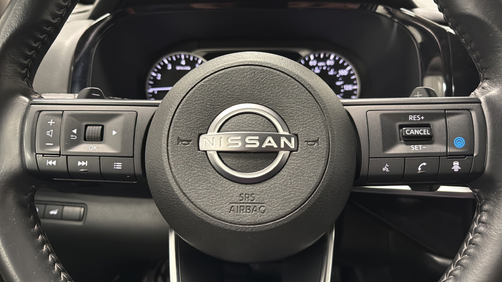Used 2025 Nissan Pathfinder SV AWD/4WD image 14