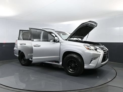 Used 2018 Lexus GX 460 w/ Navigation Package AWD/4WD image 29
