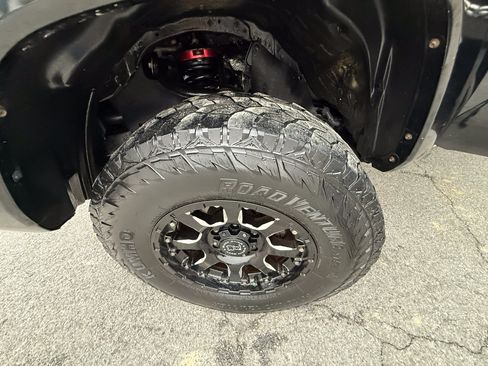 Used 2016 Toyota Tacoma TRD Sport w/ Premium & Technology Package AWD/4WD image 27