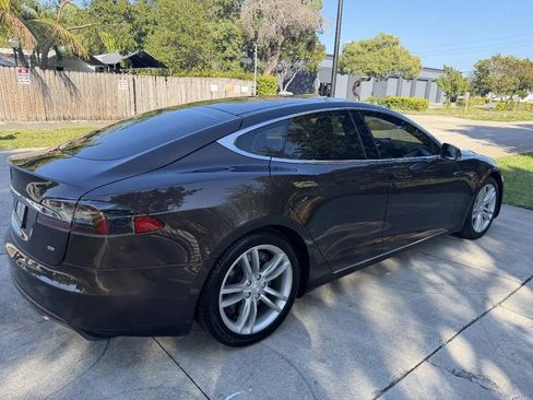 Used 2013 Tesla Model S RWD image 4