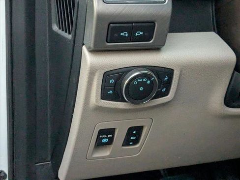 Used 2020 Ford F150 Limited w/ Trailer Tow Package image 11