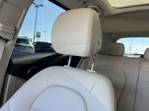 Used 2022 Mercedes-Benz GLC 300 4MATIC image 21