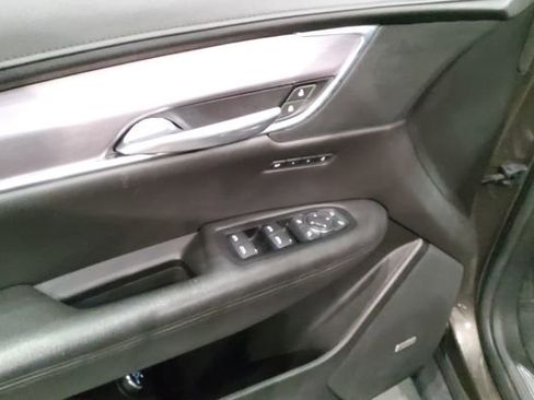 Used 2019 Cadillac XT5 Luxury image 37