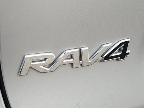 Used 2023 Toyota RAV4 XSE AWD/4WD image 12