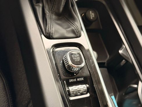 Used 2020 Volvo XC60 T5 Momentum w/ Protection Package image 29