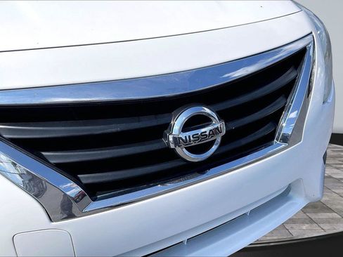 Used 2019 Nissan Versa S Plus FWD image 28