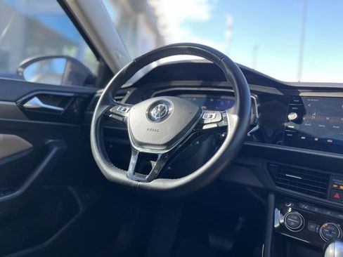 Used 2019 Volkswagen Jetta SEL Premium image 28
