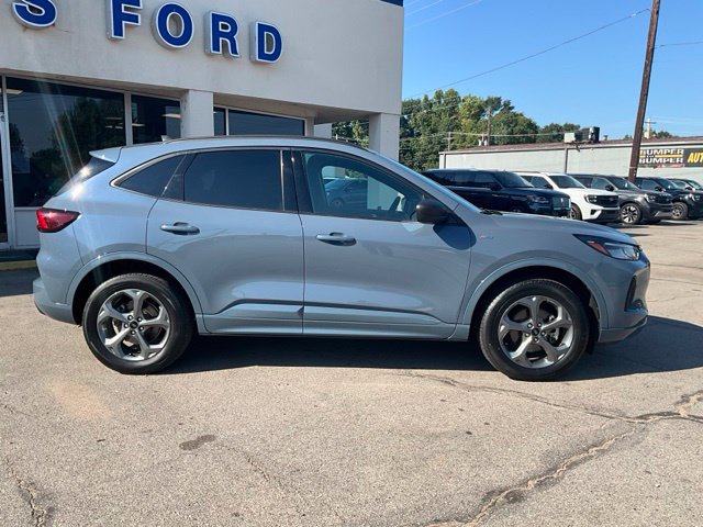 Used 2024 Ford Escape ST-Line AWD/4WD image 2