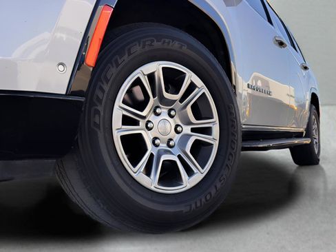 Used 2023 Jeep Wagoneer 4WD w/ Premium Group I image 30