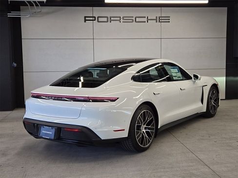 Used 2025 Porsche Taycan RWD image 6