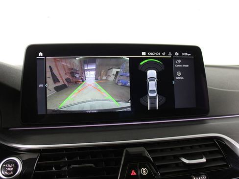 Used 2023 BMW 530e w/ M Sport Package image 24