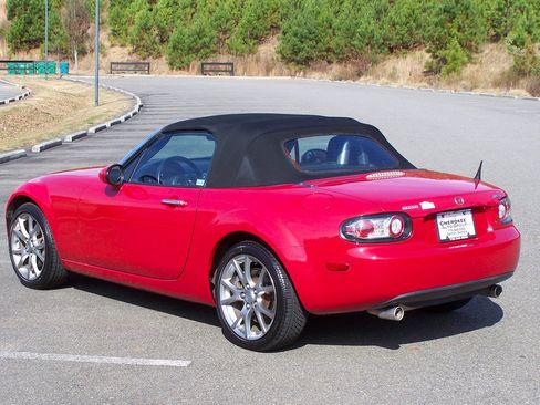 Used 2006 MAZDA MX-5 Miata 3rd Generation Limited image 2