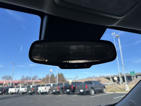 Used 2020 Chevrolet Trax LT image 27