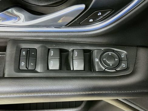 Used 2021 Chevrolet Suburban LT RWD image 20