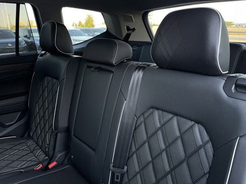 Used 2025 Volkswagen Atlas SEL Premium R-Line image 27